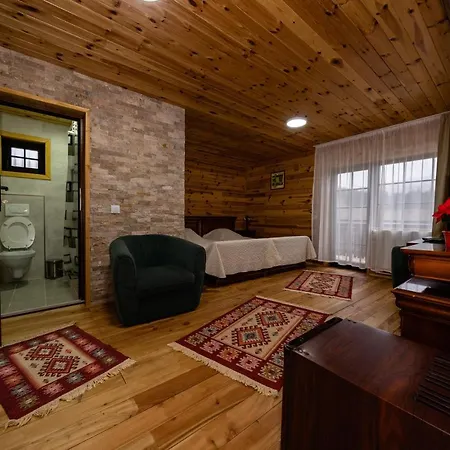 Cabana La Fermă-3