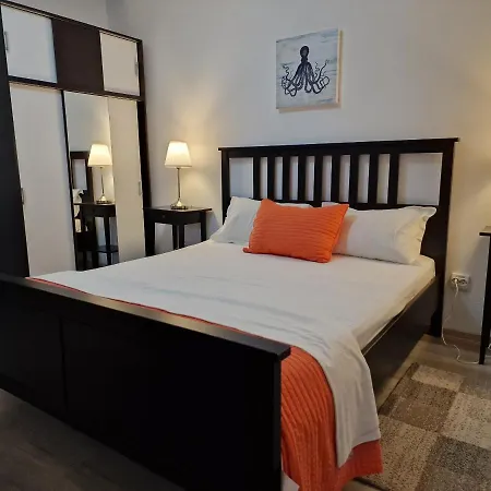 Tecoma Rooms Mamaia-3