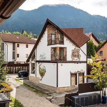 Monti Chalet-3