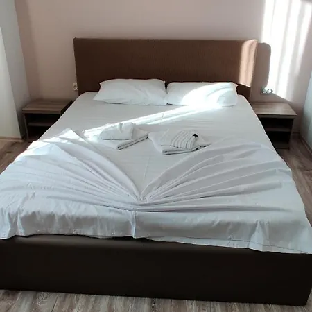 Mamaia Apartments Summerland Club-2