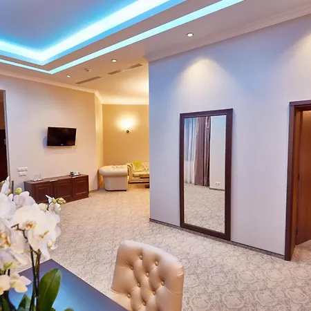 Central Plaza Hotel-2