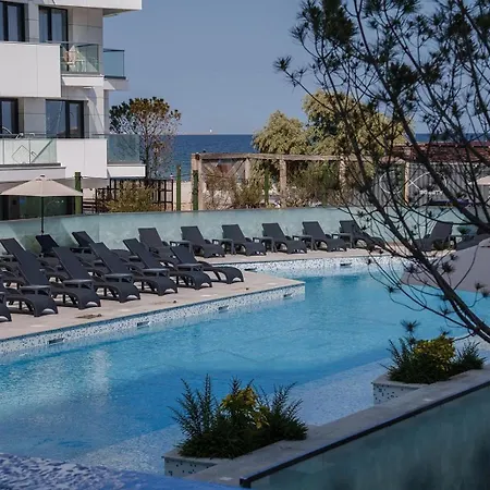 Black Sea Infinity Pool & Spa-2