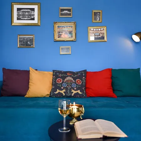 City-Centric Comfort: 1-Bedroom Apartment Near Military Circle-2