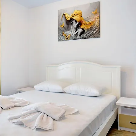 Aparthotel Ella Mamaia-2