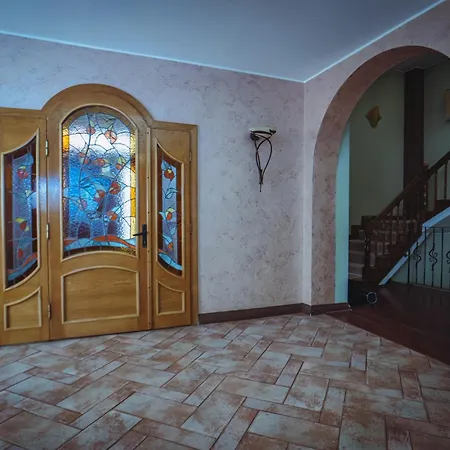 Luxuria Central Villa Bucharest-3
