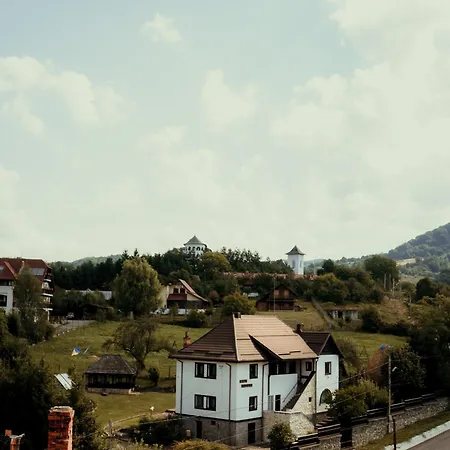 Turnul Mareșalului -Casă de Vacanță cu Panoramă 360 în Inima Naturii, lângă Transfăgărășan-2