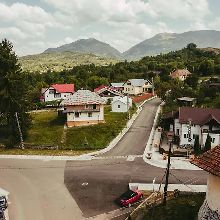 Turnul Mareșalului -Casă de Vacanță cu Panoramă 360 în Inima Naturii, lângă Transfăgărășan-3