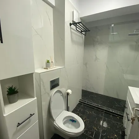 Eric Apartment-2