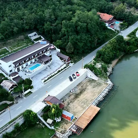 Pensiunea Rozelor-2