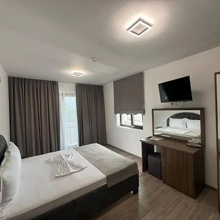 Casa Cristal Sulina-3