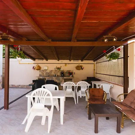 Casa Leahu-2