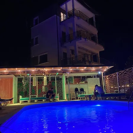 Breeze Villa Mamaia Nord-3