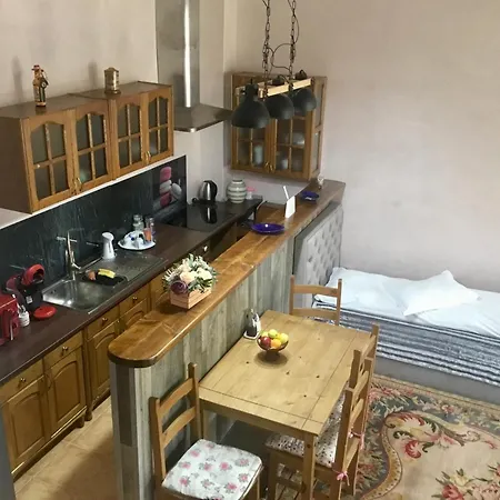 Vila Bratocea-2
