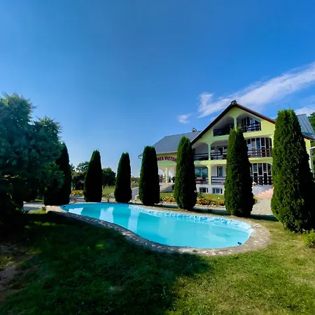 Pensiunea Victoria Sambata de Sus-2