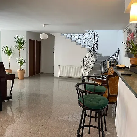 Budux Delux Vila-2