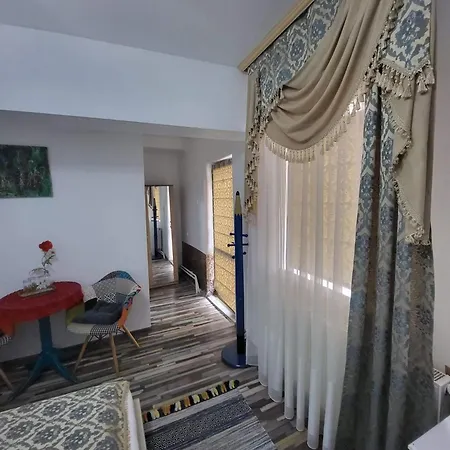 Amaraz Center-2