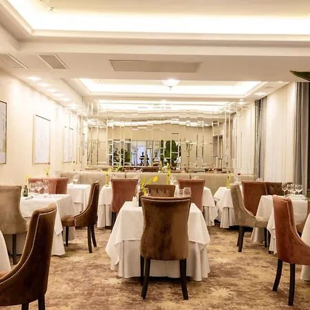 Tresor Le Palais Timisoara, Curio Collection By Hilton-2