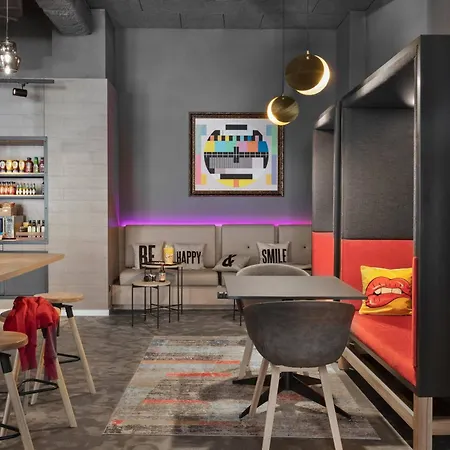 Moxy Bucharest Old Town-3