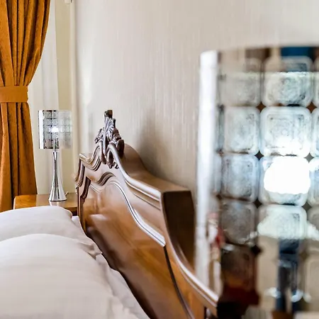Hotel Capitol-2