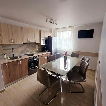Cazare Apartamente IRIS-2