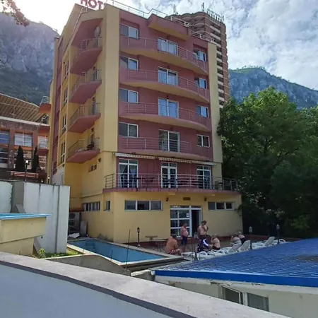 Hotel International-3