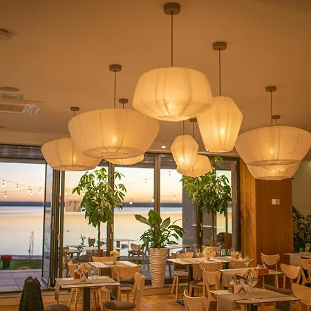 Poeme Mamaia Retreat-3