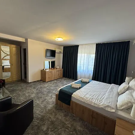 Hotel Imperium&Pool-3