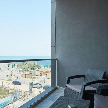 Apartments Excelsior Mamaia Nord-2