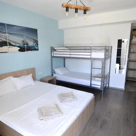 La Tortuga Hostel 3 stele - Vama Veche-3