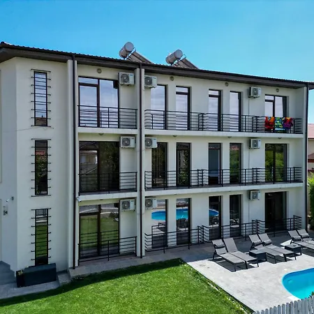 Vila 21A - Piscină, parcare gratuită, zonă liniștită aproape de plajă-2