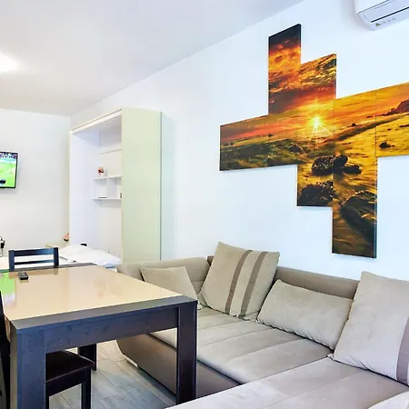 Apartamente Miramare By Alz-3