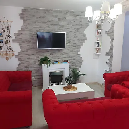 Pensiunea Casuta cu Trandafiri 2-3