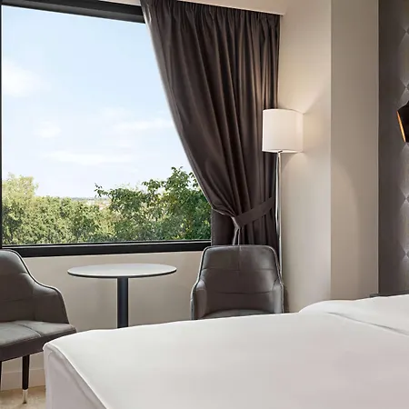 Ramada By Wyndham Slatina Parc-2