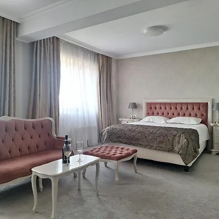 Hotel Roman By Dumbrava Business Resort-3