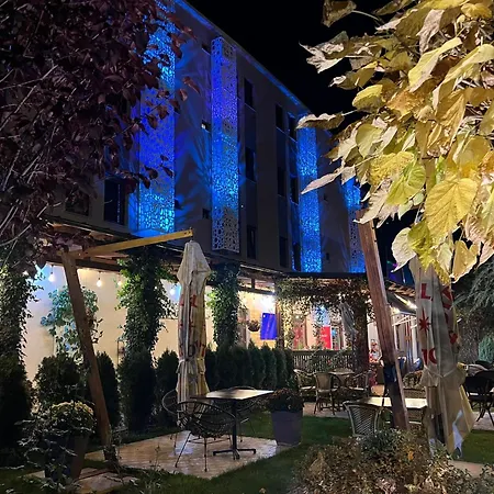 Hotel Yarus-3