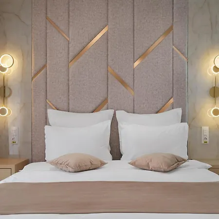 Monarc Boutique Aparthotel - Self Check-In-2