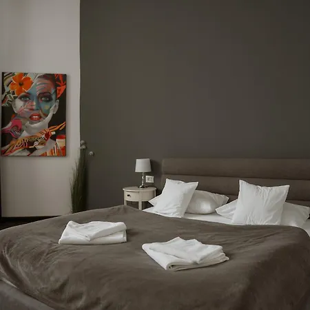 Ivana Hotel-2