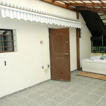 Leyla Guesthouse Castel-2