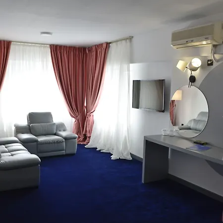 Hotel Europolis-2