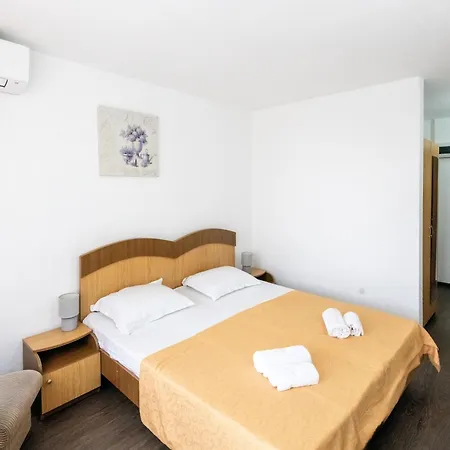 Hotel Siret Saturn-2