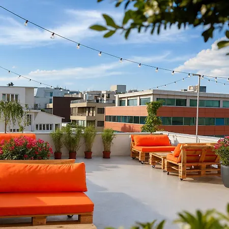 Graffiti Hotel Rooftop - Central Location-3