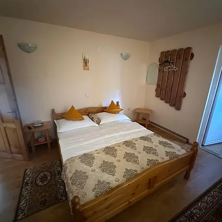 Casa cu Muscate-3