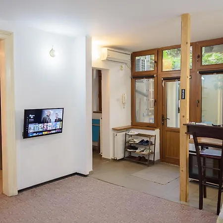 Center Walk Apartment And Room-3