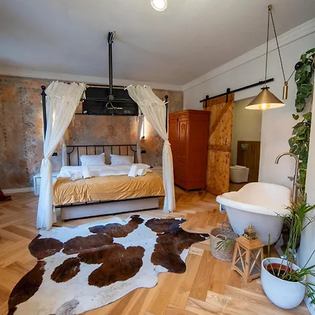 Barrique Garden - Breakfast & Restaurant - Old Town -Officially Classified Guesthouse-2
