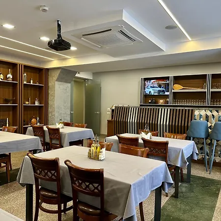 Lira Pacific Aparthotel-3