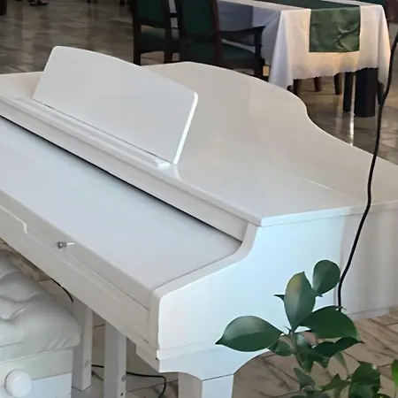 Hotel Ostrov-3