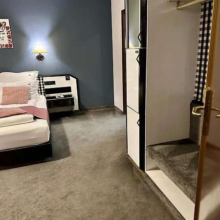 La Conacul Vesel Săpânța-2