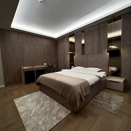 Caprice Complex-3
