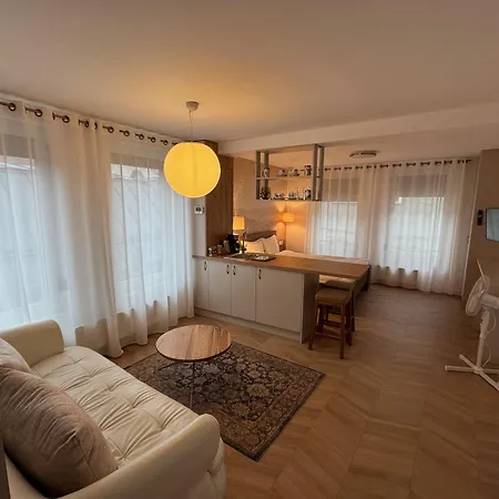 Lucas 10 Apartments-2