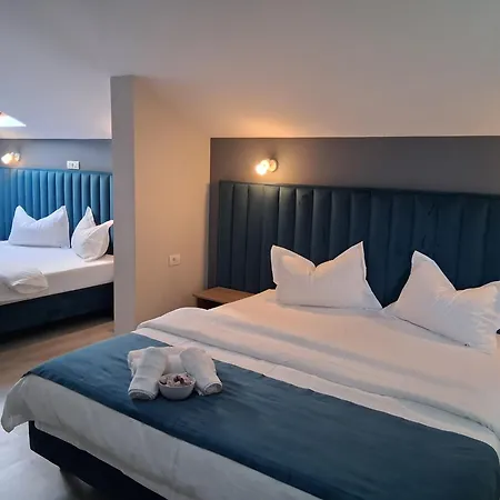 Admar Rooms & Restaurant-2